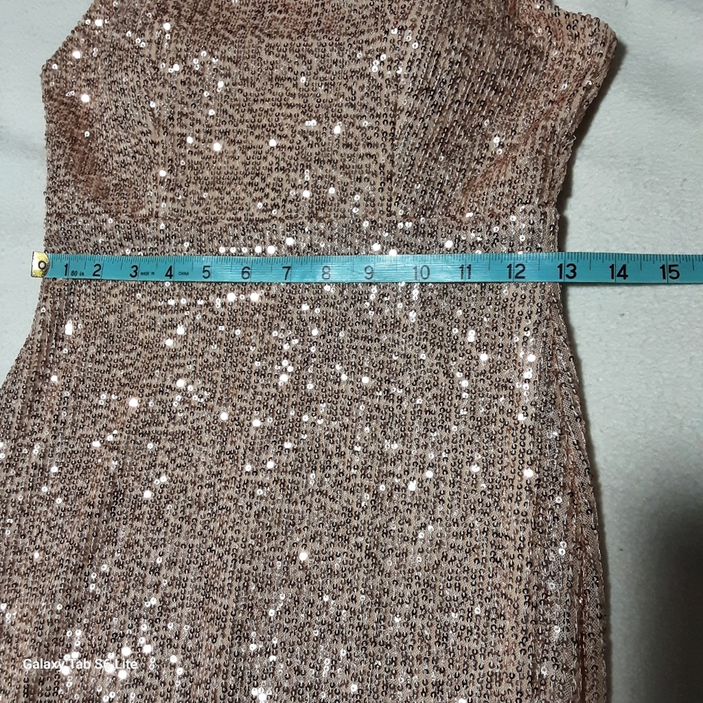 A ARFAR Elegant Sequin Gown Size S. - Picture 10 of 11